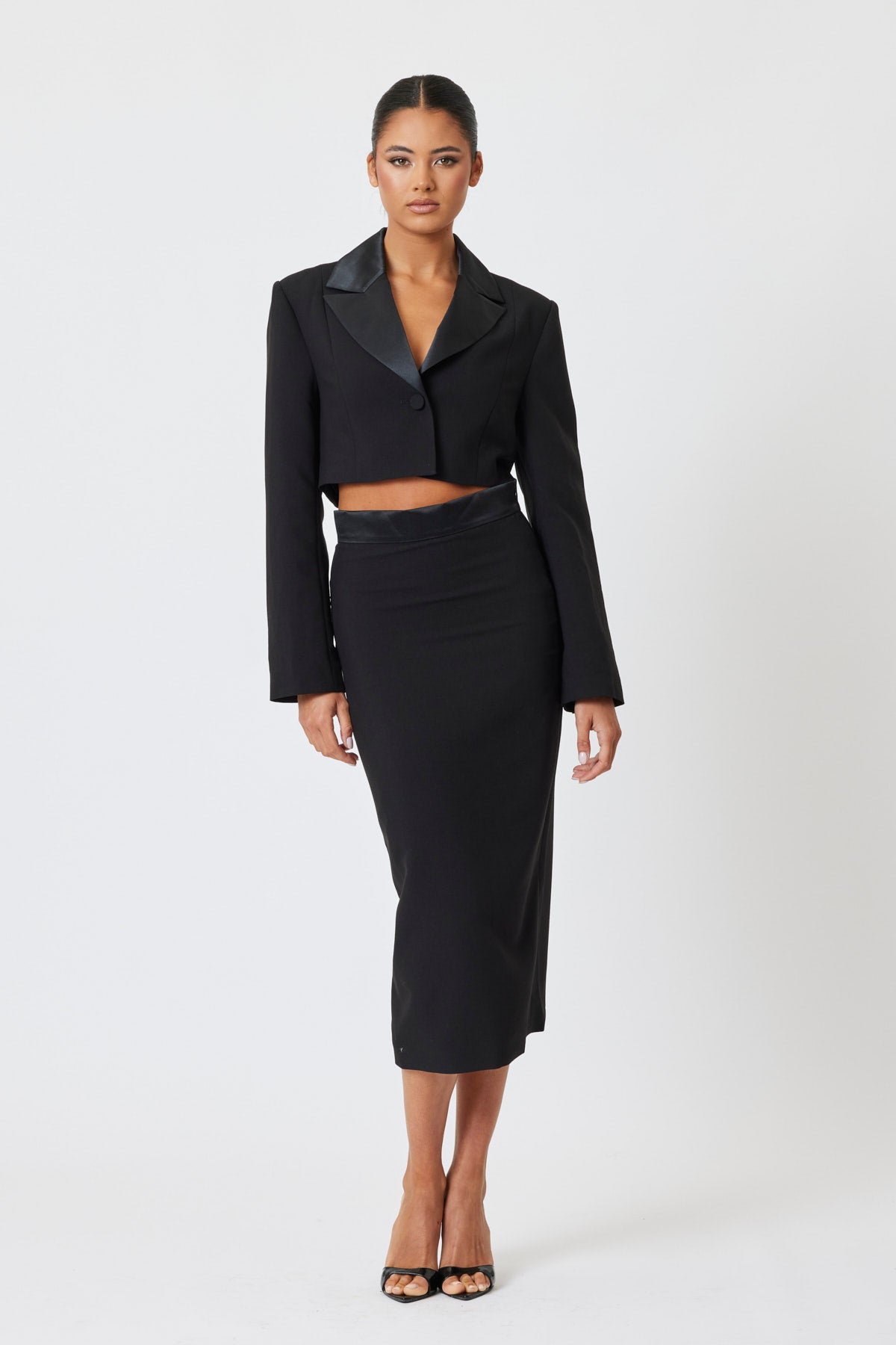 Larina Crop Blazer Black