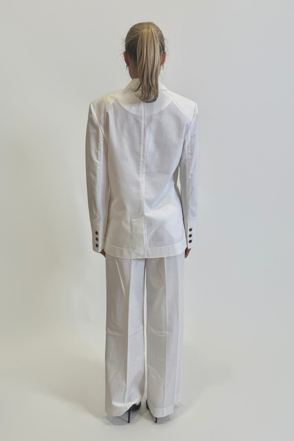 Sample 2Qsx4 Suiting Set White 6