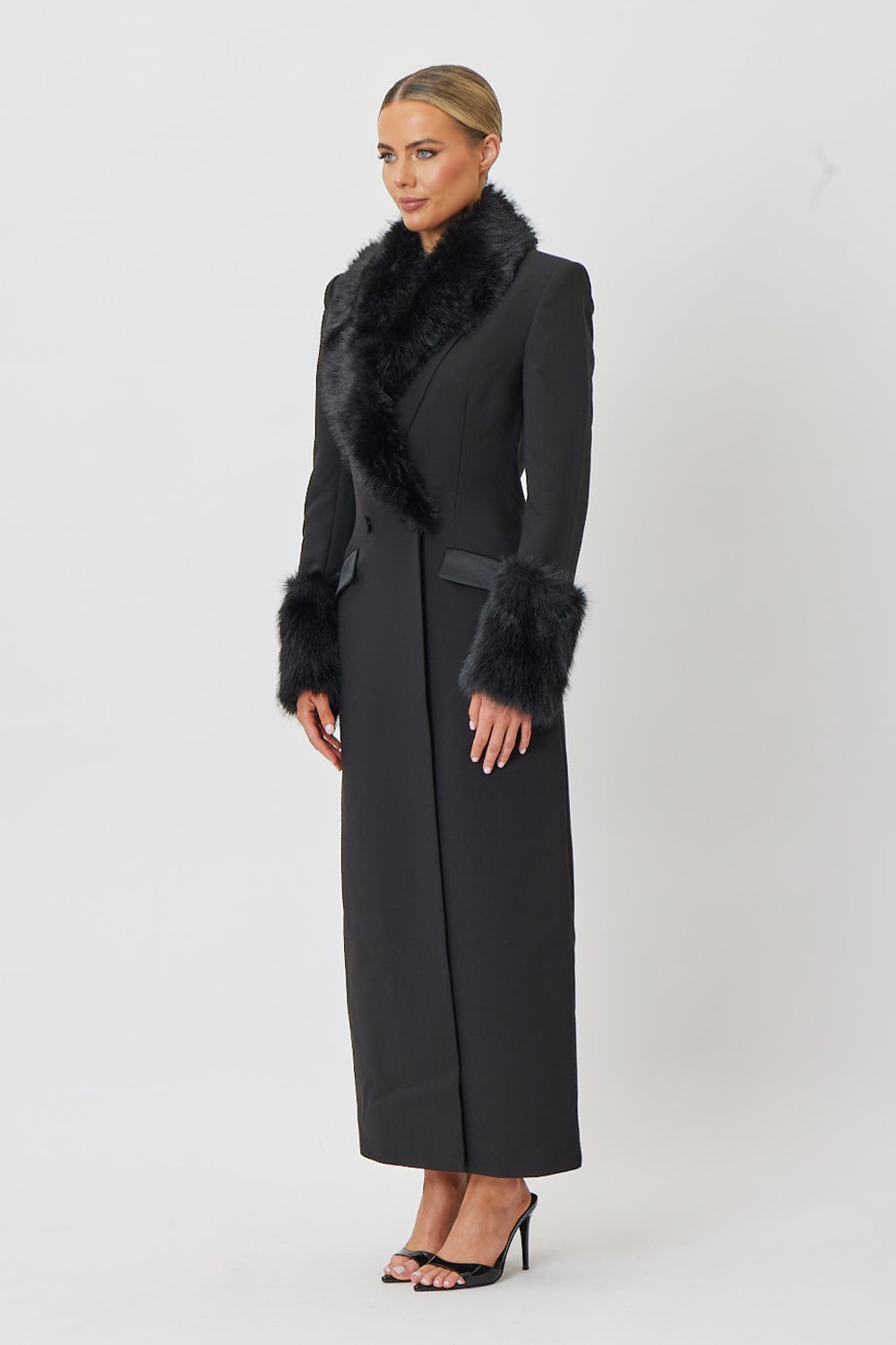 Clara Coat Black