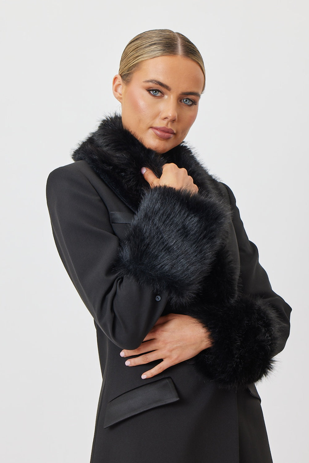 Clara Coat Black