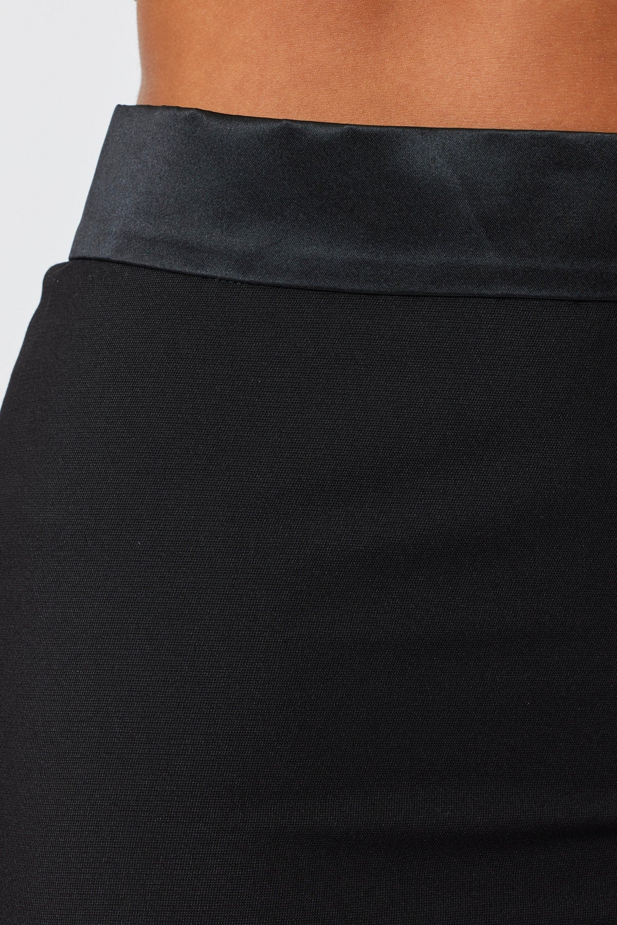 Sample H1RVV Skirt Black 6