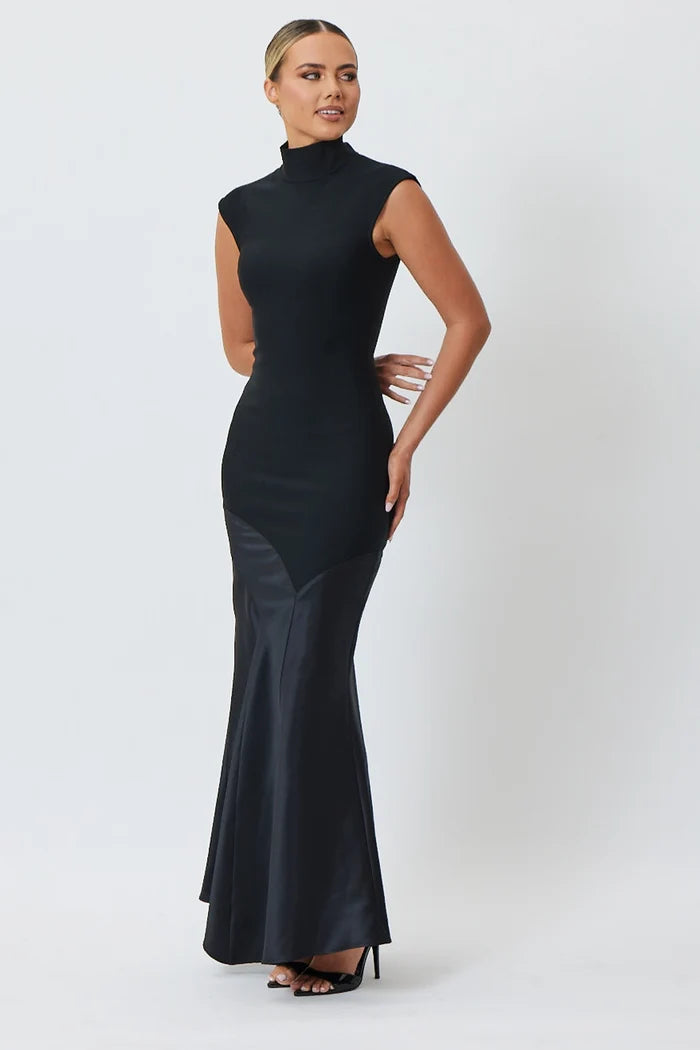 Sample FNQ1D Maxi Dress Black 6